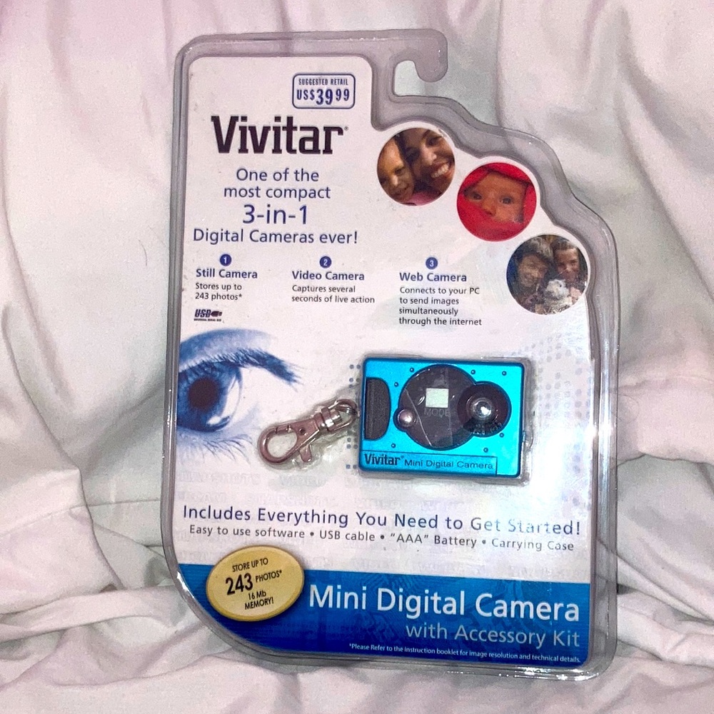 Vivitar Mini Digital Camera - 2003